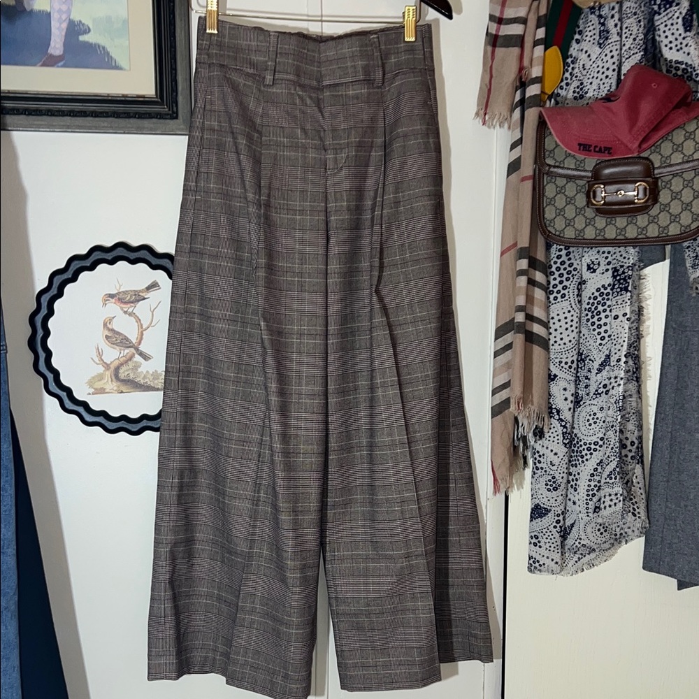 Banana Republic Women's Gray Plaid Wide Leg Pants.